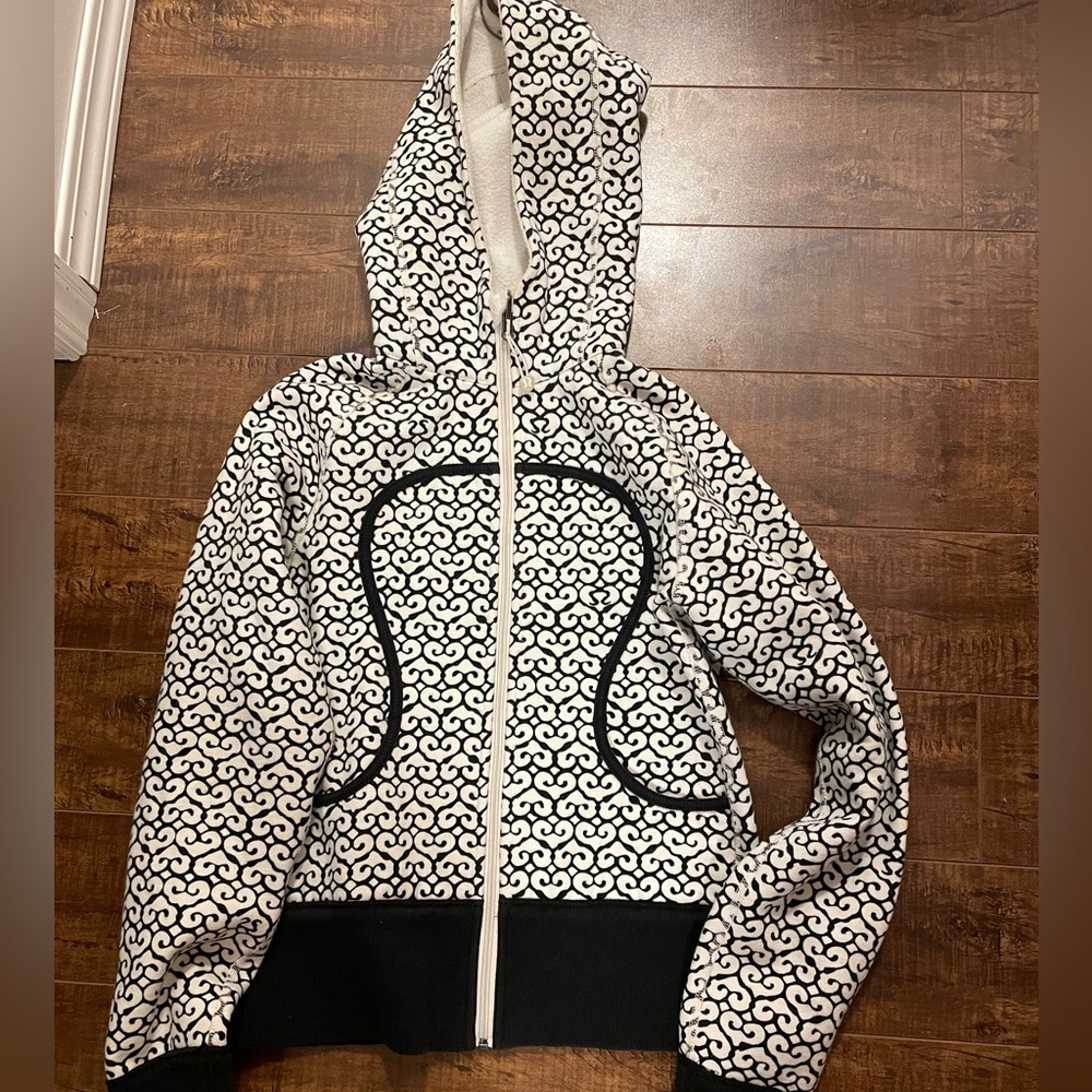 Lululemon Scuba